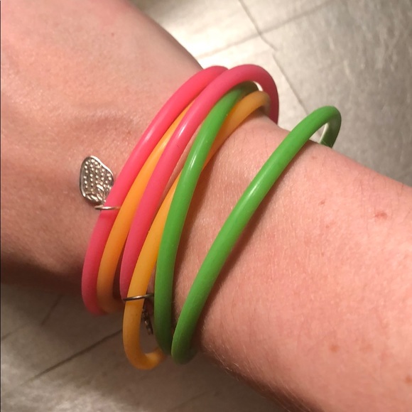 Jules Smith neon ‘jellies’ bracelets 💗🧡💚🍎🍍🍓 - Picture 3 of 3